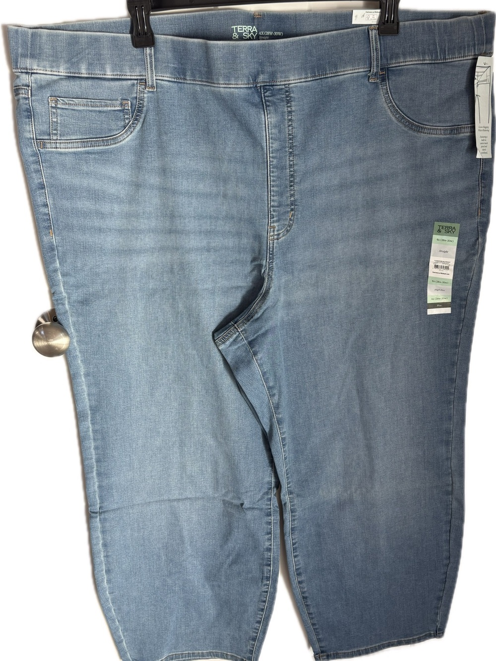 NWT Terra & Sky Plus Size 28/30W 4X Straight Leg Stretch Jeans Light Wash